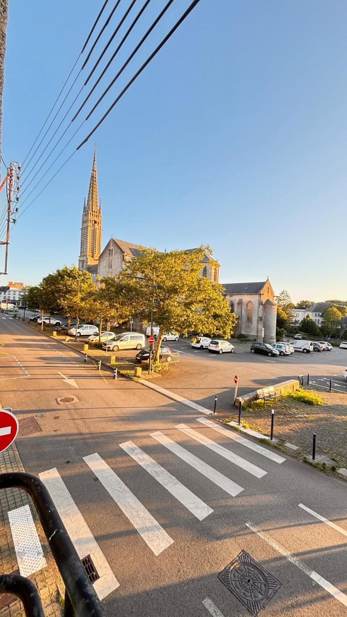 Apartment Joli Juste Renove Vue Sur L'eglise