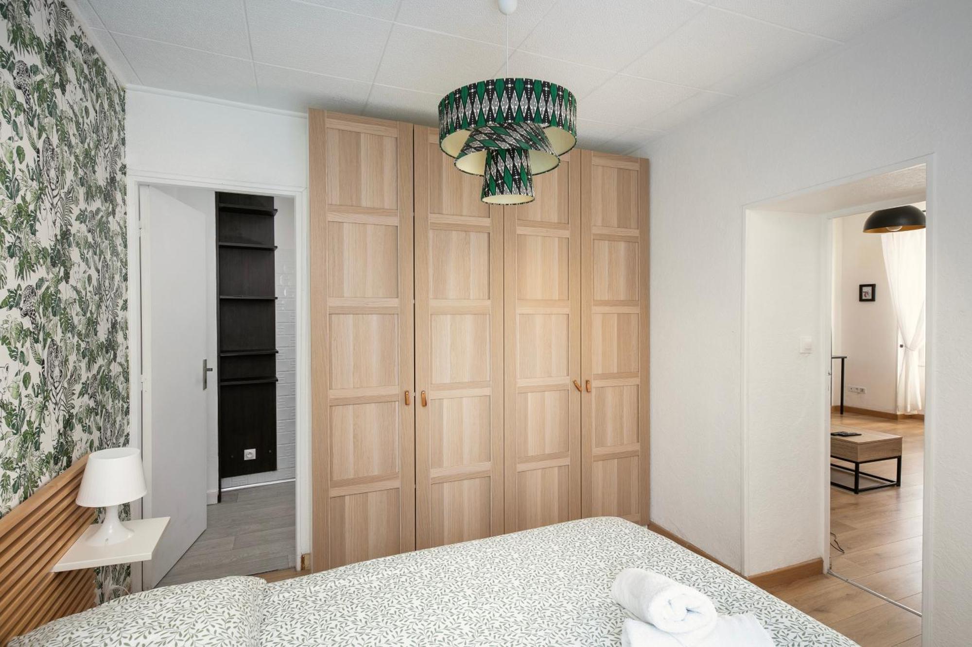 Joli Juste Renove Vue Sur L'eglise Apartment Brest